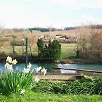 Prázdninový dům Le Belvedere Aux Cygnes Du Moulin Du Roy Touvre