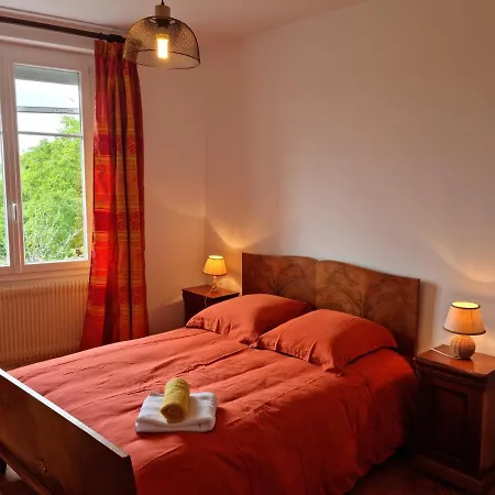 펜션 Grande Maison Escapade Au Bord De La Riviere Touvre