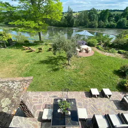 펜션 Grande Maison Escapade Au Bord De La Riviere Touvre
