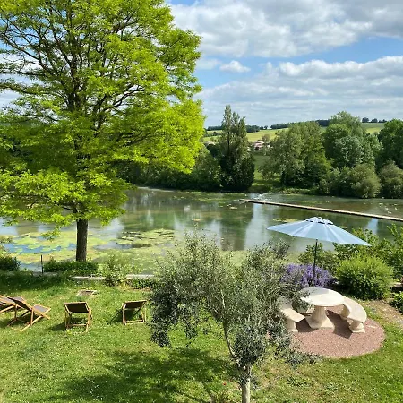 펜션 Grande Maison Escapade Au Bord De La Riviere Touvre