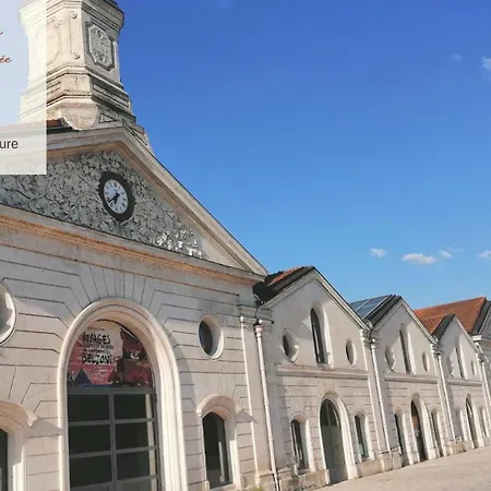 펜션 Grande Maison Escapade Au Bord De La Riviere Touvre