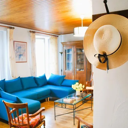 Grande Maison Escapade Au Bord De La Riviere Holiday home Touvre