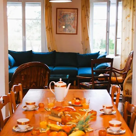 Grande Maison Escapade Au Bord De La Riviere Holiday home Touvre