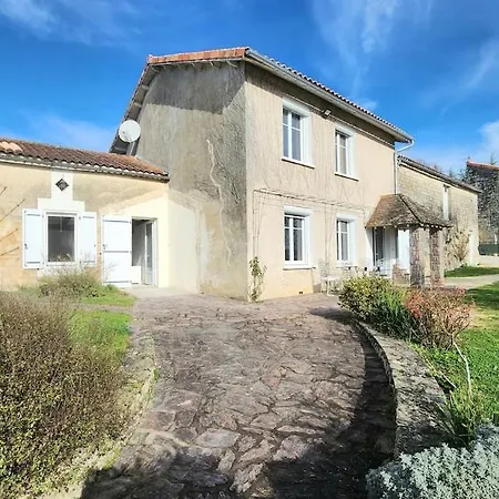 Le Belvedere Aux Cygnes Du Moulin Du Roy * Touvre