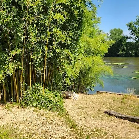 Le Belvedere Aux Cygnes Du Moulin Du Roy Touvre
