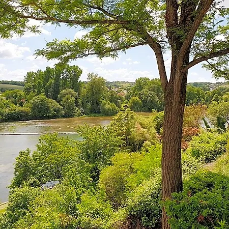 Le Belvedere Aux Cygnes Du Moulin Du Roy * Touvre